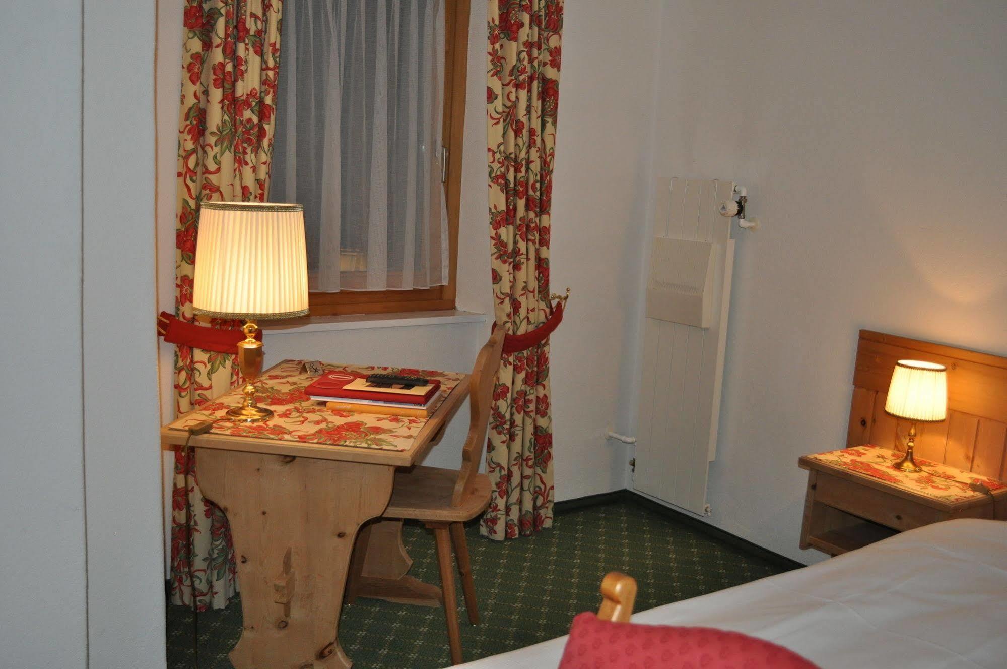 Hotel Bernina Pontresina Exterior foto